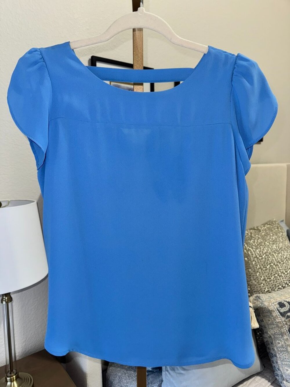 💙 LOFT Petite XS Cornflower Blue Blouse – Tulip Sleeve V-Back Top